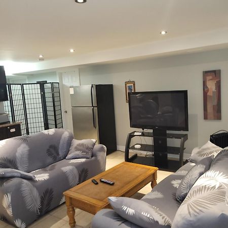 Lovely Guest Entire Apartment Minutes From Ottawa Airport Exterior foto
