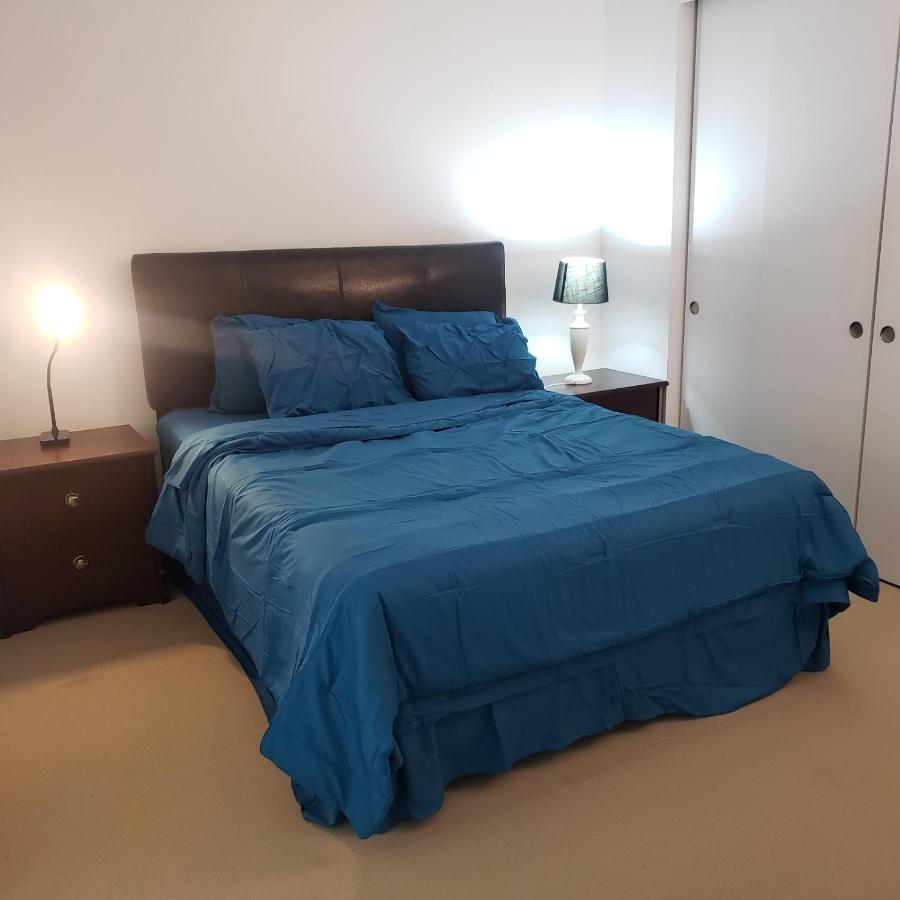 Lovely Guest Entire Apartment Minutes From Ottawa Airport Exterior foto