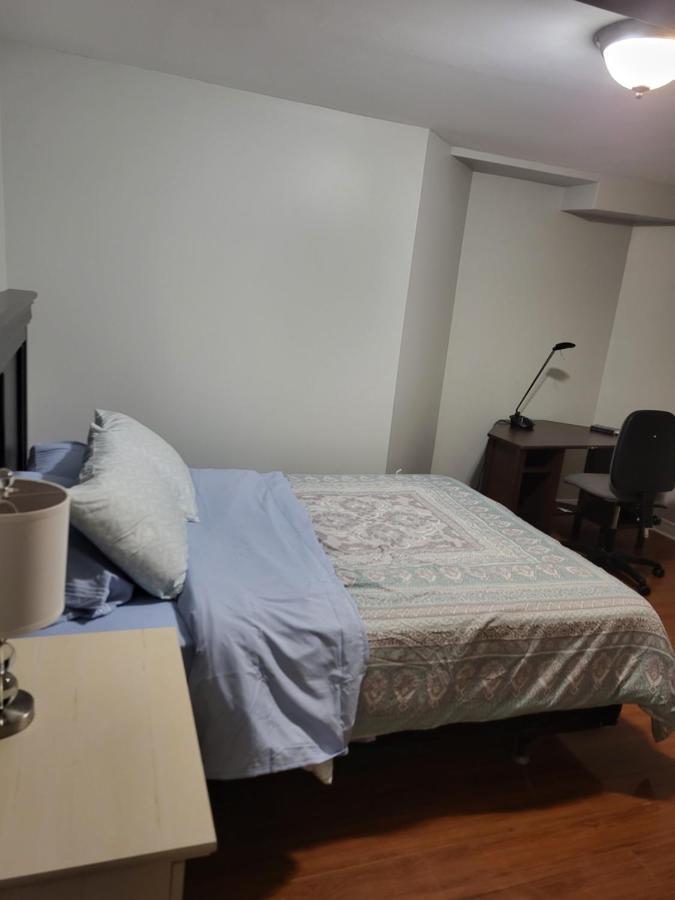 Lovely Guest Entire Apartment Minutes From Ottawa Airport Exterior foto
