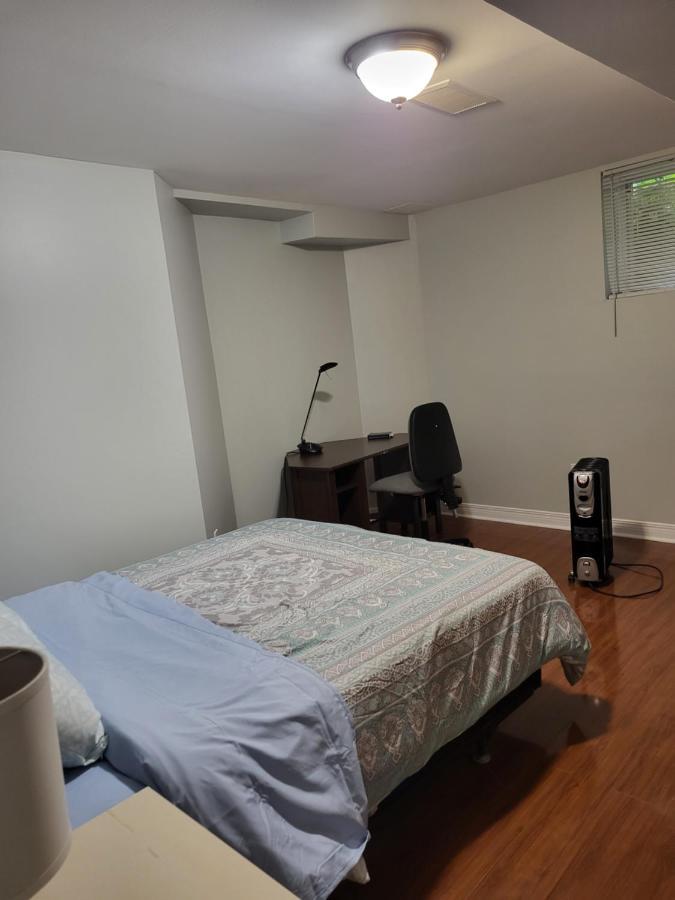 Lovely Guest Entire Apartment Minutes From Ottawa Airport Exterior foto