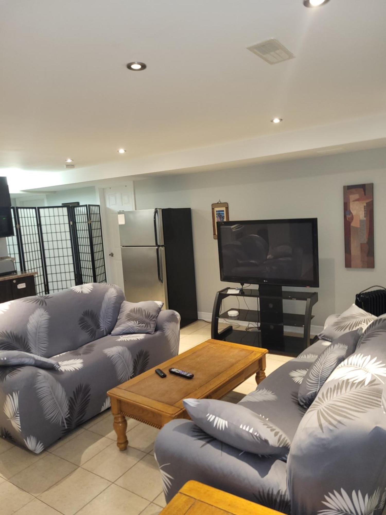 Lovely Guest Entire Apartment Minutes From Ottawa Airport Exterior foto